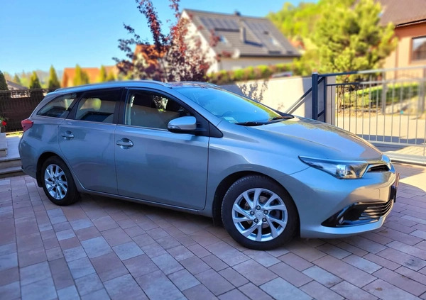 Toyota Auris cena 52000 przebieg: 143000, rok produkcji 2015 z Biały Bór małe 254